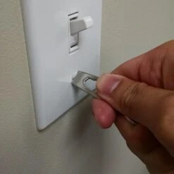 KeySmart Nano Wrench 8 KeySmart Nano Wrench -Multifunctional Tool Store KS802SS KeySmart Compact Wrench Screwdriver Function