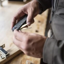 Leatherman FREE K4 Multipurpose Knife 15 Leatherman FREE K4 Multipurpose Knife -Multifunctional Tool Store LT832664 Leatherman Free K4 in Hand