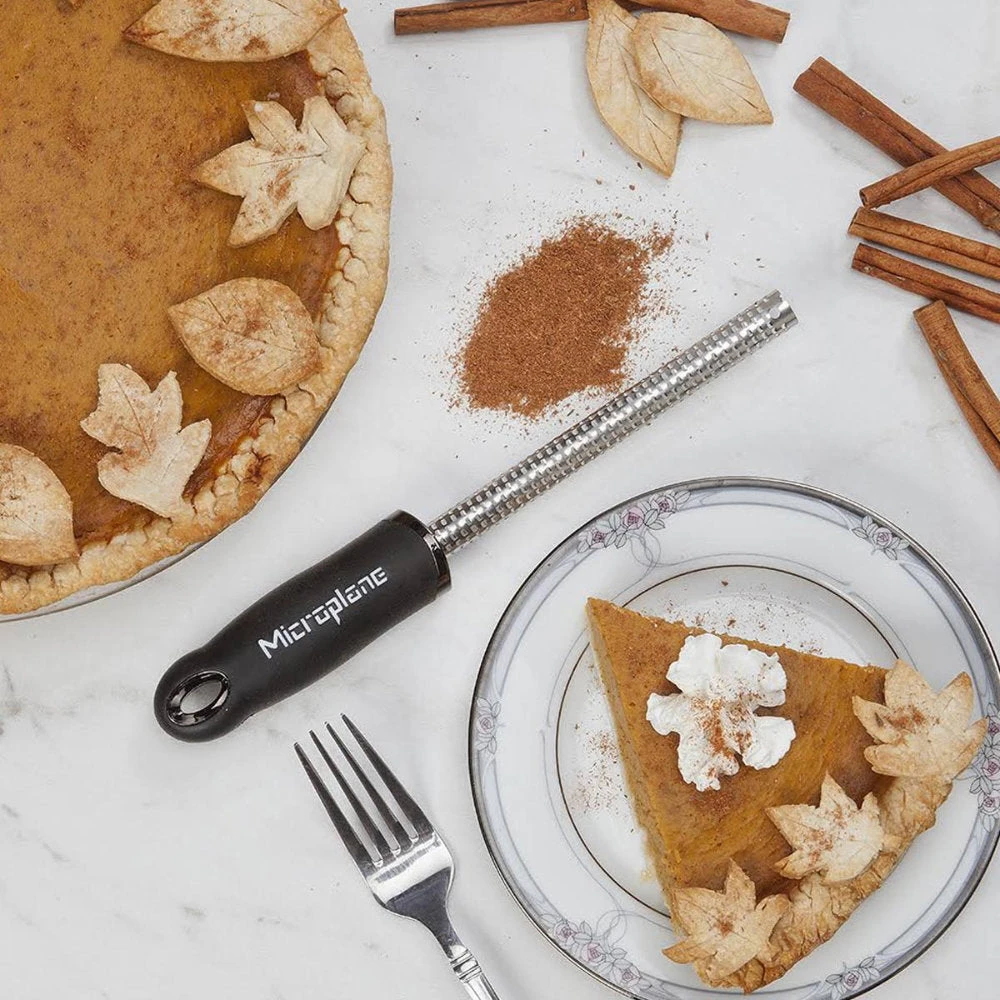 Microplane Premium Classic Spice Grater, Black 2 Microplane Premium Classic Spice Grater, Black - Image 2