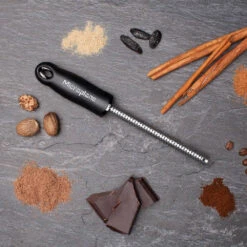 Microplane Premium Classic Spice Grater, Black 5 Microplane Premium Classic Spice Grater, Black -Multifunctional Tool Store MP46016 Microplane Spice Grater Spices