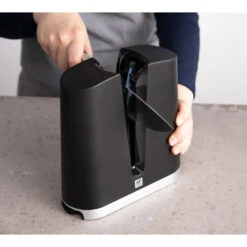 V-Edge Knife Sharpener By Zwilling J.A. Henckels 7 V-Edge Knife Sharpener By Zwilling J.A. Henckels -Multifunctional Tool Store ZH32605 000 in Use