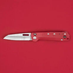 Leatherman FREE K2 Multipurpose Knife, Crimson 5 Leatherman FREE K2 Multipurpose Knife, Crimson -Multifunctional Tool Store free k2 crimsonLT832889 Leatherman Free K2 Crimson on Crimson
