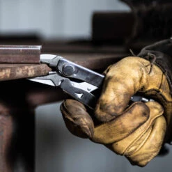 Leatherman Crunch Multi-Tool With Nylon Sheath 14 Leatherman Crunch Multi-Tool With Nylon Sheath -Multifunctional Tool Store lt68010201k lifestyle1 x1000 e18c77f7 55f6 4142 b023 d0ea23e23603