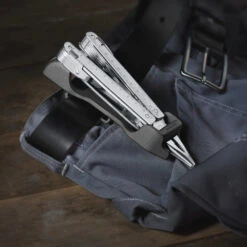 Victorinox SwissTool Multi-tool Synthetic Belt Holder -Multifunctional Tool Store sa40829 lifestyle image x1000 163d1784 43ed 47db 98dd 4267dc98a55b